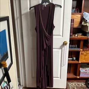 Elegant Sleeveless Burgundy Dress